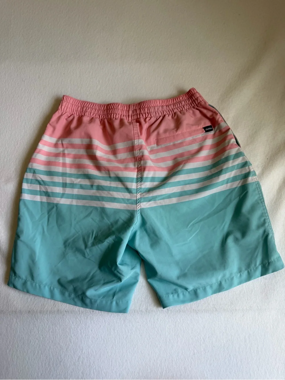 Chubbies On the Horizons Swim Trunks Men’s Large 7” Pink Aqua Striped Stretch